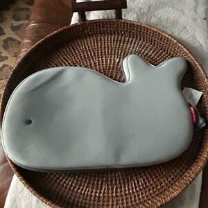 Skip hop Whale kneeling pad